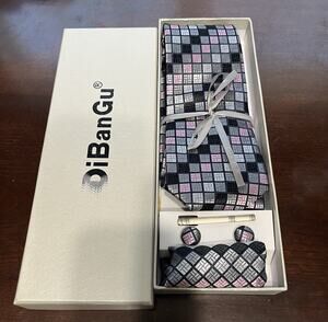 Men’s DiBanGu 4 Pc Silk Necktie Set With Pocket Square Tie Clip Cufflinks